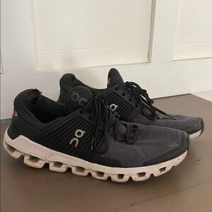 On Running women’s size 9.5/10 Gray and Black Athletic Shoes